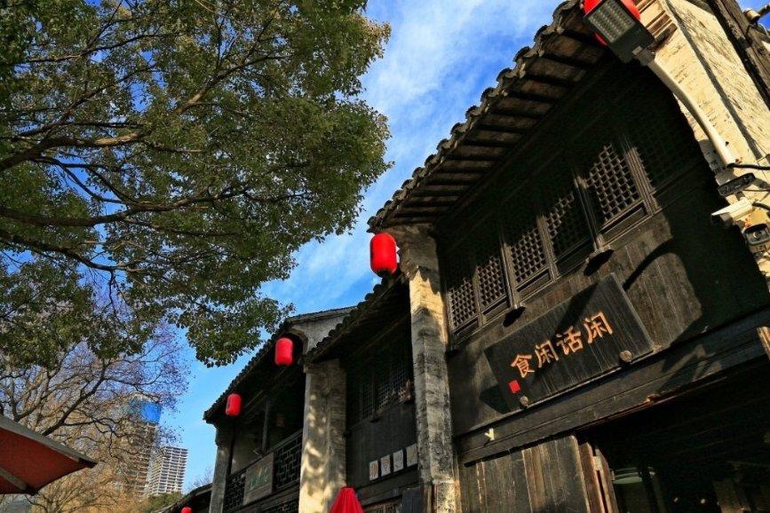 逃离黑砖房间